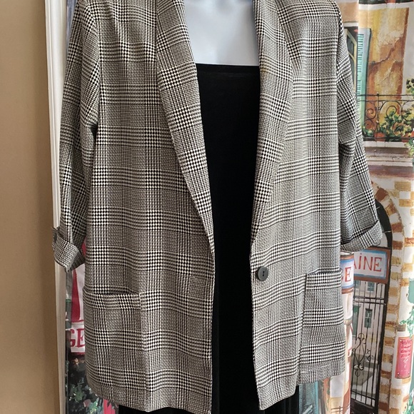 Back in the day - Black & White Blazer - Picture 7 of 11